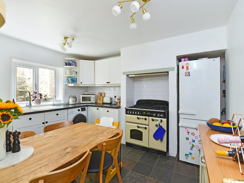 3 bed end terrace house for sale in Godalming, Surrey GU7, £475,000