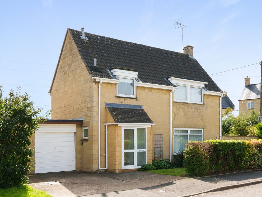 3 bed detached house for sale in Cherry Tree Drive, Cirencester, Gloucestershire GL7, £425,000