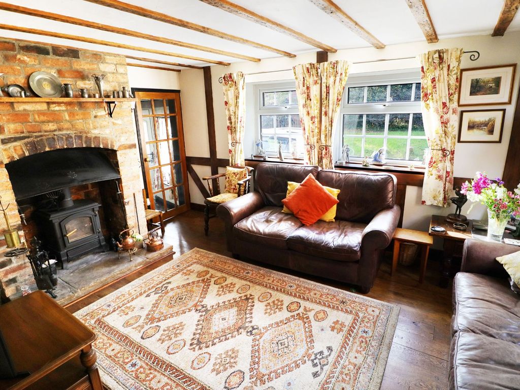 3 bed cottage for sale in High Street, Broom, Alcester B50, £450,000