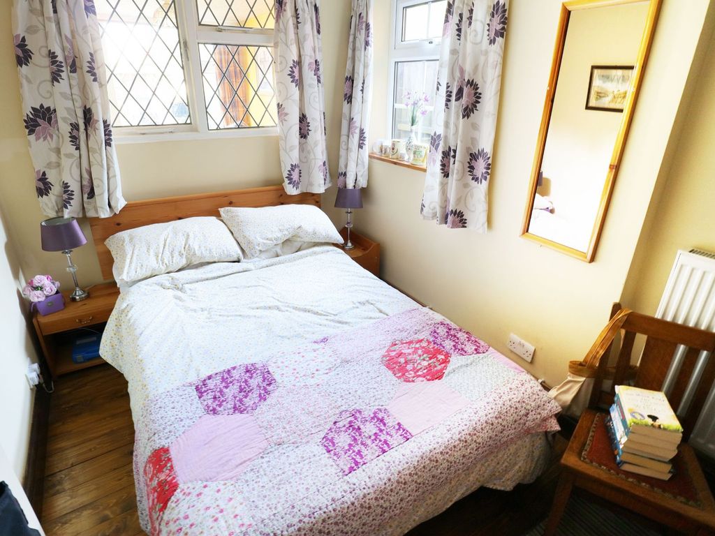 3 bed cottage for sale in High Street, Broom, Alcester B50, £450,000