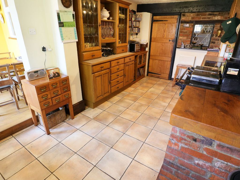 3 bed cottage for sale in High Street, Broom, Alcester B50, £450,000