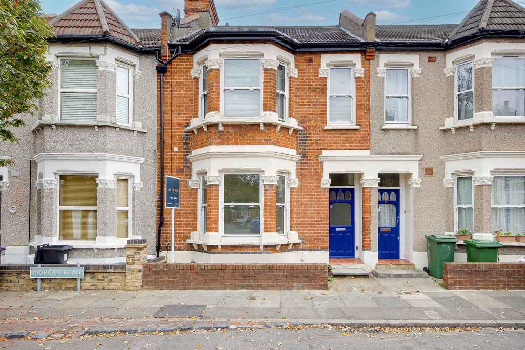 1 bed flat for sale in Morgan Road, Bromley BR1, £290,000