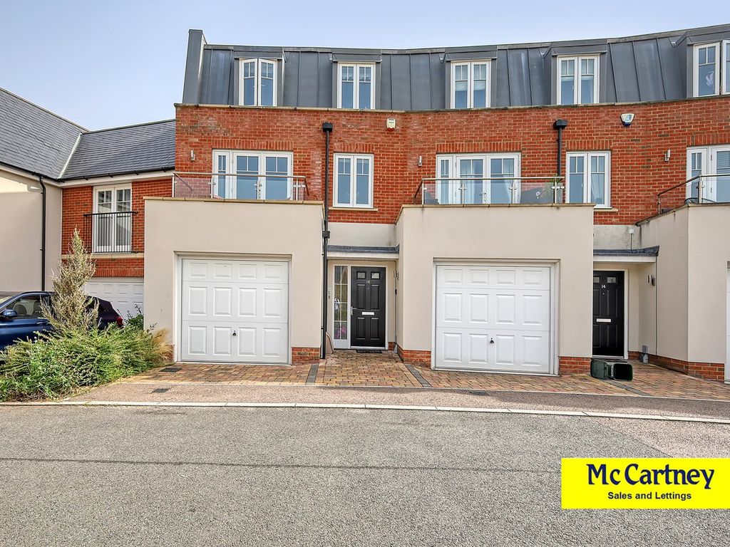 4 bed town house for sale in Rennoldson Green, Chelmsford CM2, £650,000