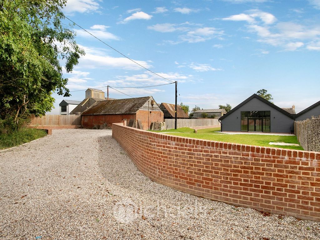 4 bed barn conversion for sale in Brook Road, Aldham, Colchester CO6, £750,000