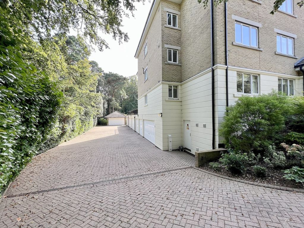 3 bed flat for sale in 14 Balcombe Road, Poole BH13, £800,000