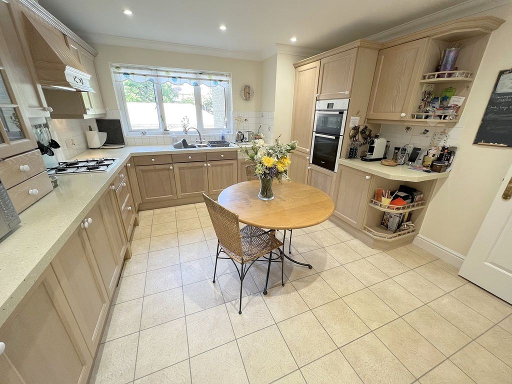 3 bed flat for sale in 14 Balcombe Road, Poole BH13, £800,000