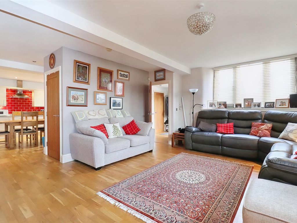 3 bed property for sale in Old Street, Clevedon BS21, £399,950