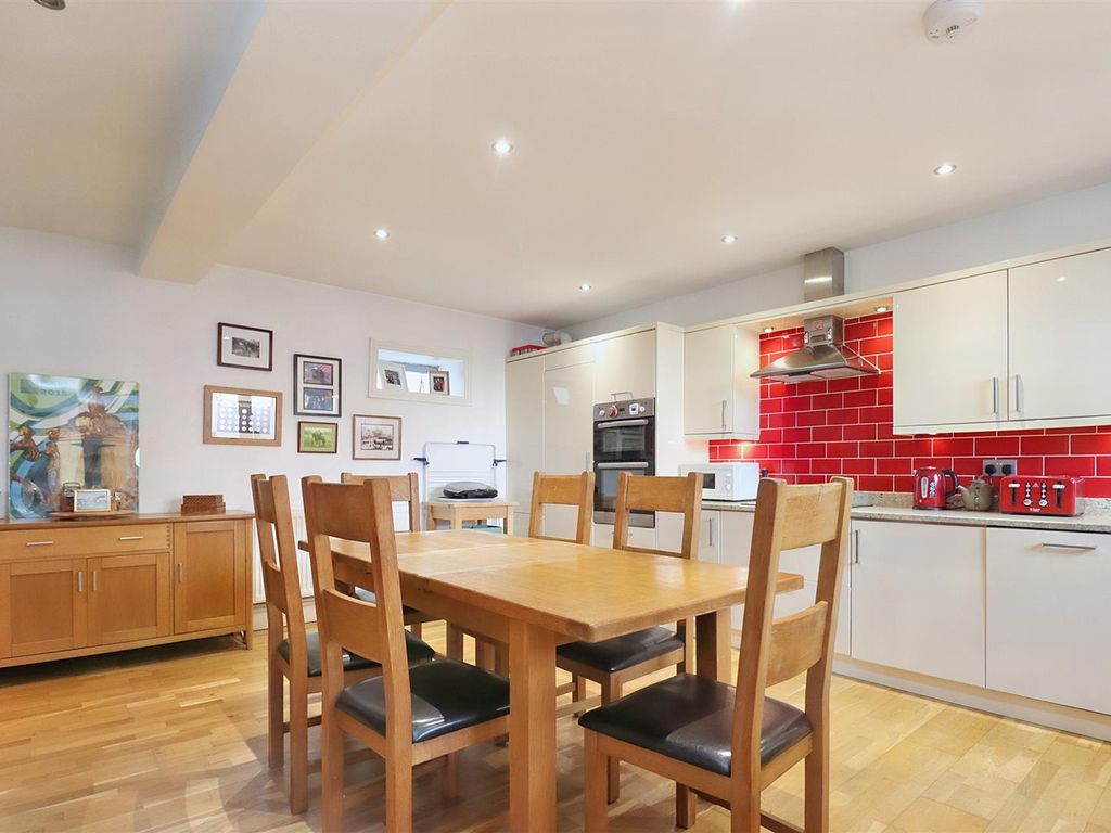 3 bed property for sale in Old Street, Clevedon BS21, £399,950