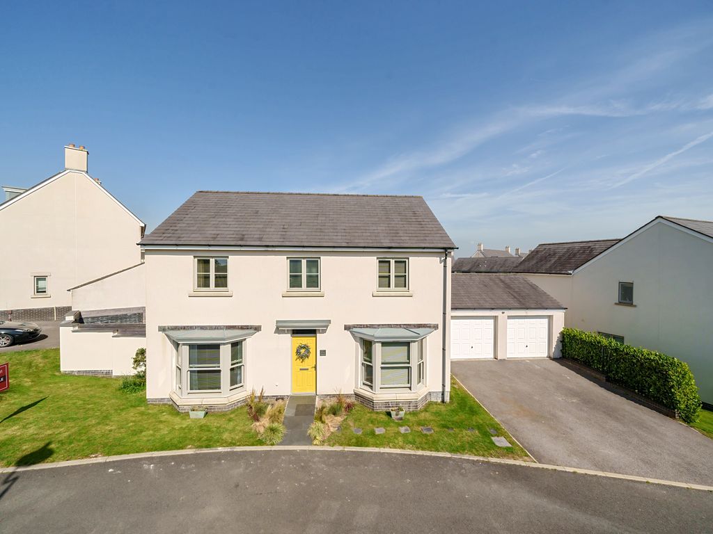 4 bed detached house for sale in Y Gilfach, Llandarcy, Neath SA10, £449,950