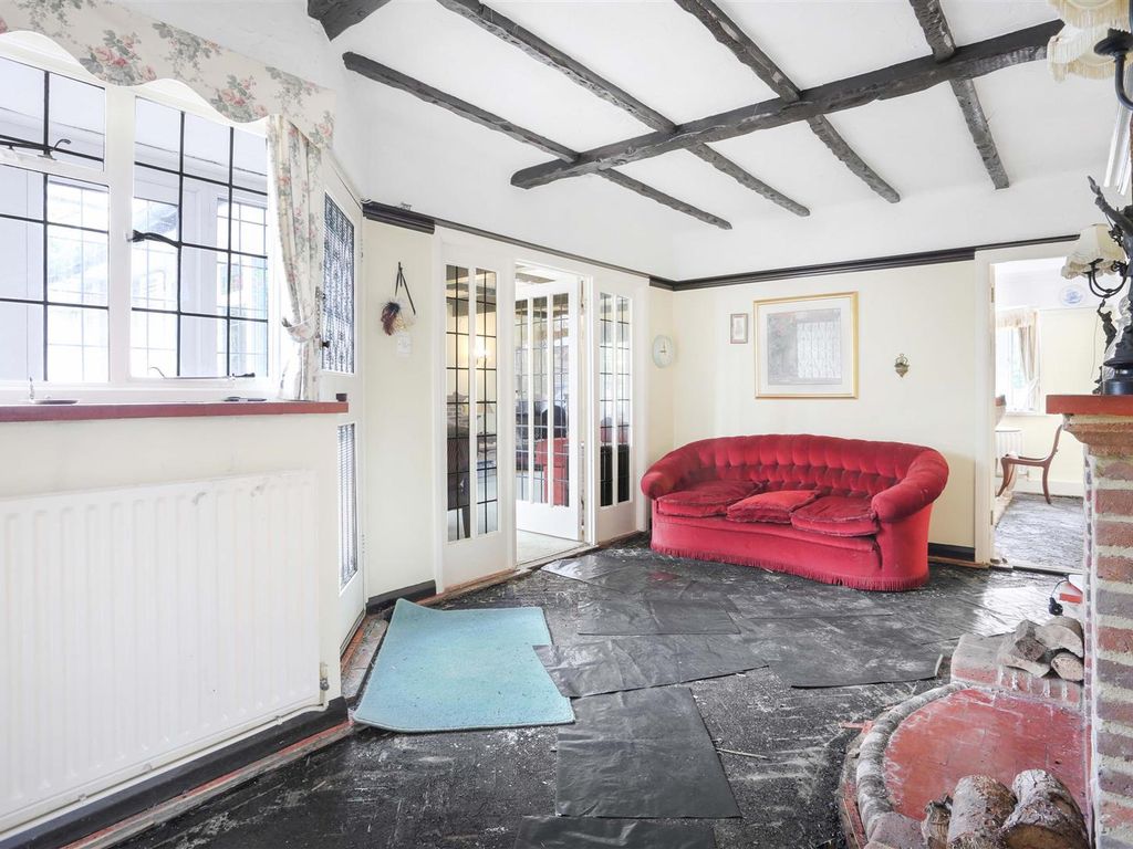 5 bed detached bungalow for sale in Hillside, Banstead SM7, £750,000