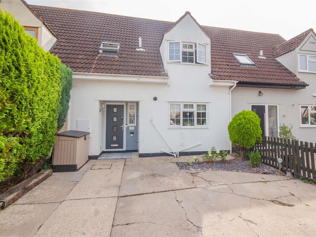 3 bed terraced house for sale in Churchill Rise, Springfield, Chelmsford CM1, £425,000