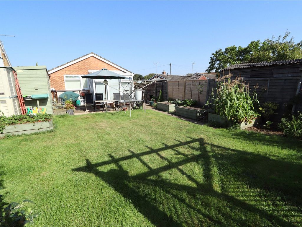 2 bed bungalow for sale in Naseby Close, Newport Pagnell, Buckinghamshire MK16, £340,000