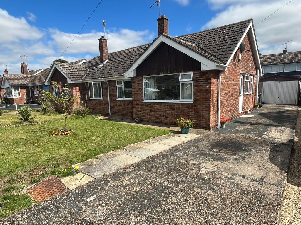 2 bed bungalow for sale in Hawthorn Close, Ruskington, Sleaford NG34, £150,000