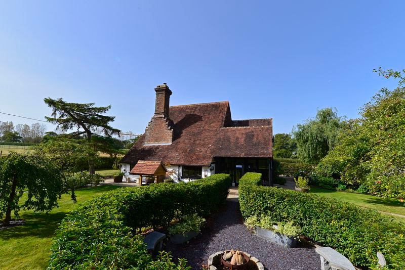 3 bed detached house for sale in Hall Place, Cranleigh GU6, £800,000