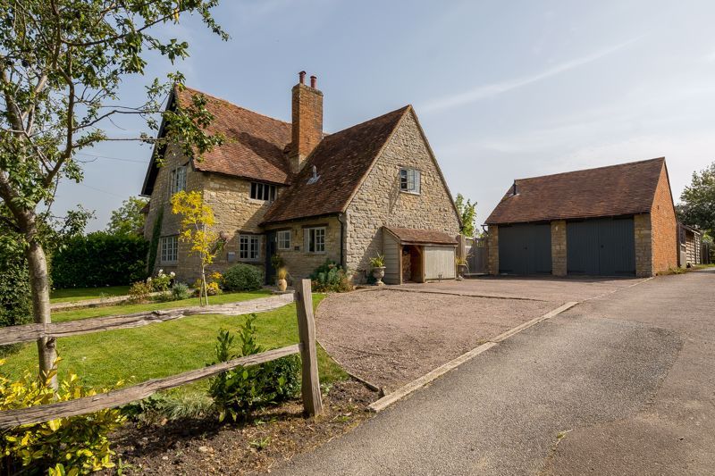 4 bed property for sale in West Edge, Marsh Gibbon, Bicester OX27, £750,000