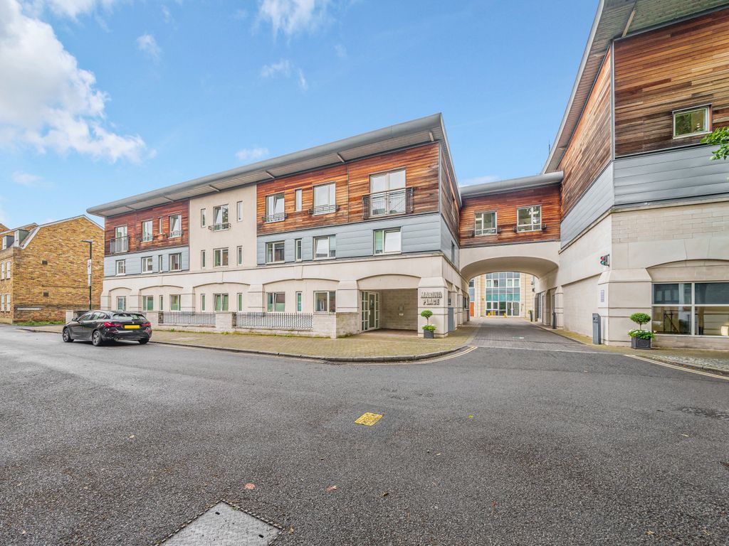 2 bed flat for sale in Marina Place, Hampton Wick KT1, £450,000