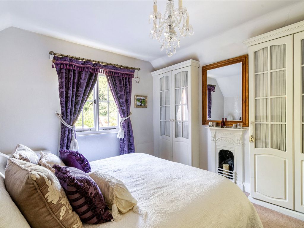 3 bed terraced house for sale in Bisham Village, Marlow Road, Bisham, Marlow SL7, £700,000