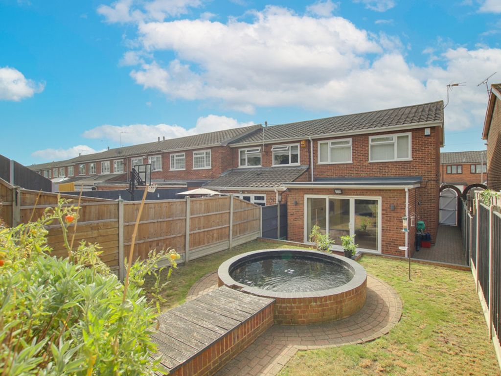 3 bed semi-detached house for sale in Giffordside, Grays RM16, £350,000