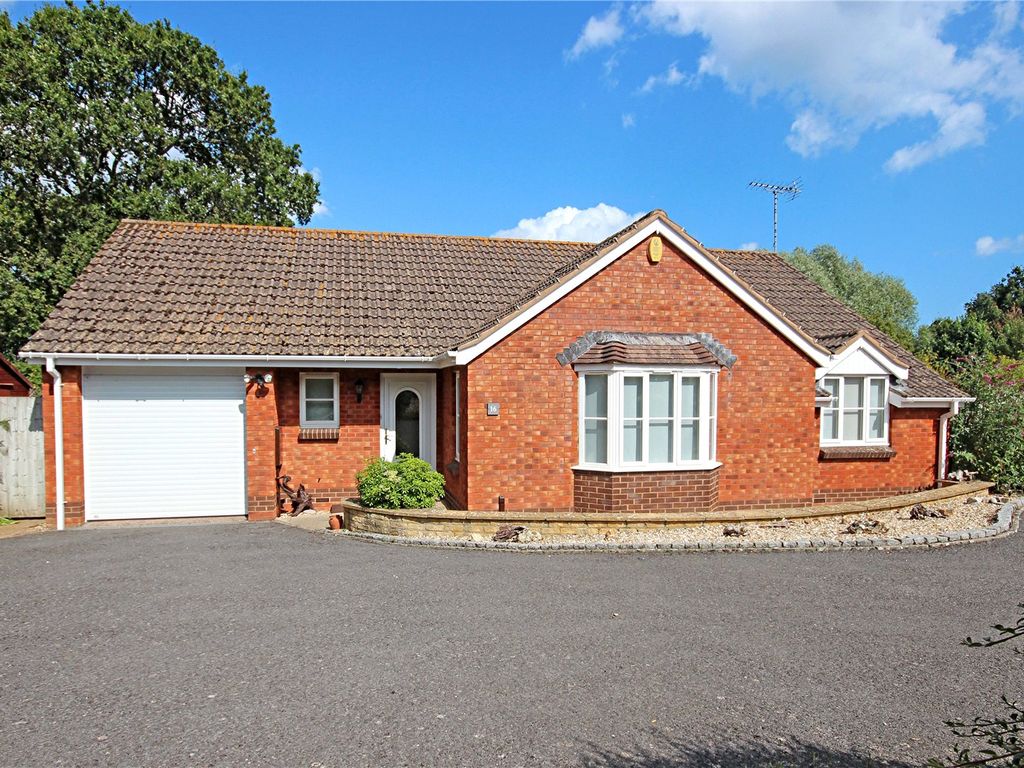 2 bed bungalow for sale in Albion Close, Seaton, Devon EX12, £485,000