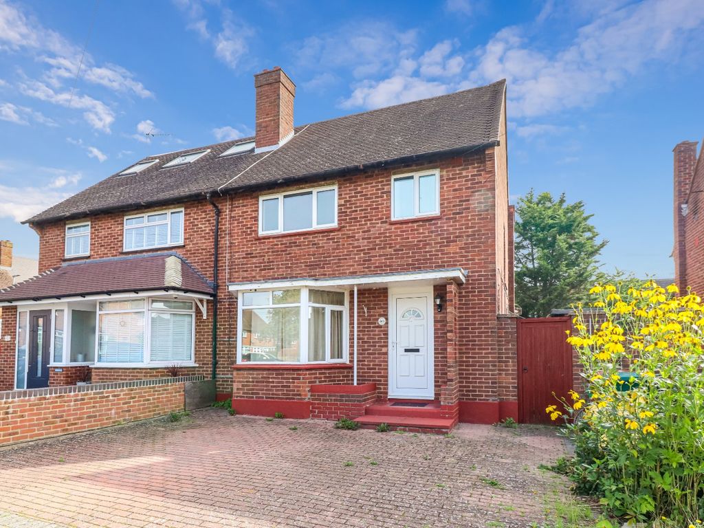 3 bed semi-detached house for sale in Fay Green, Abbots Langley WD5, £475,000