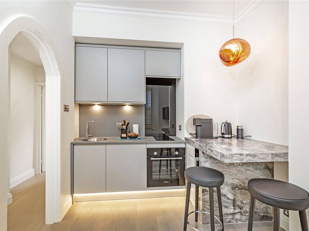 1 bed flat for sale in Ifield Road, Chelsea, London SW10, £525,000