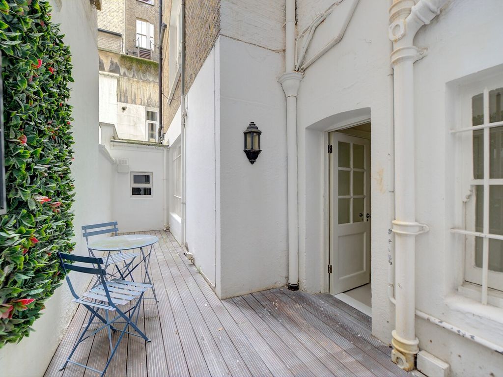 3 bed flat for sale in Linden Gardens, Notting Hill, London W2, £3,000,000