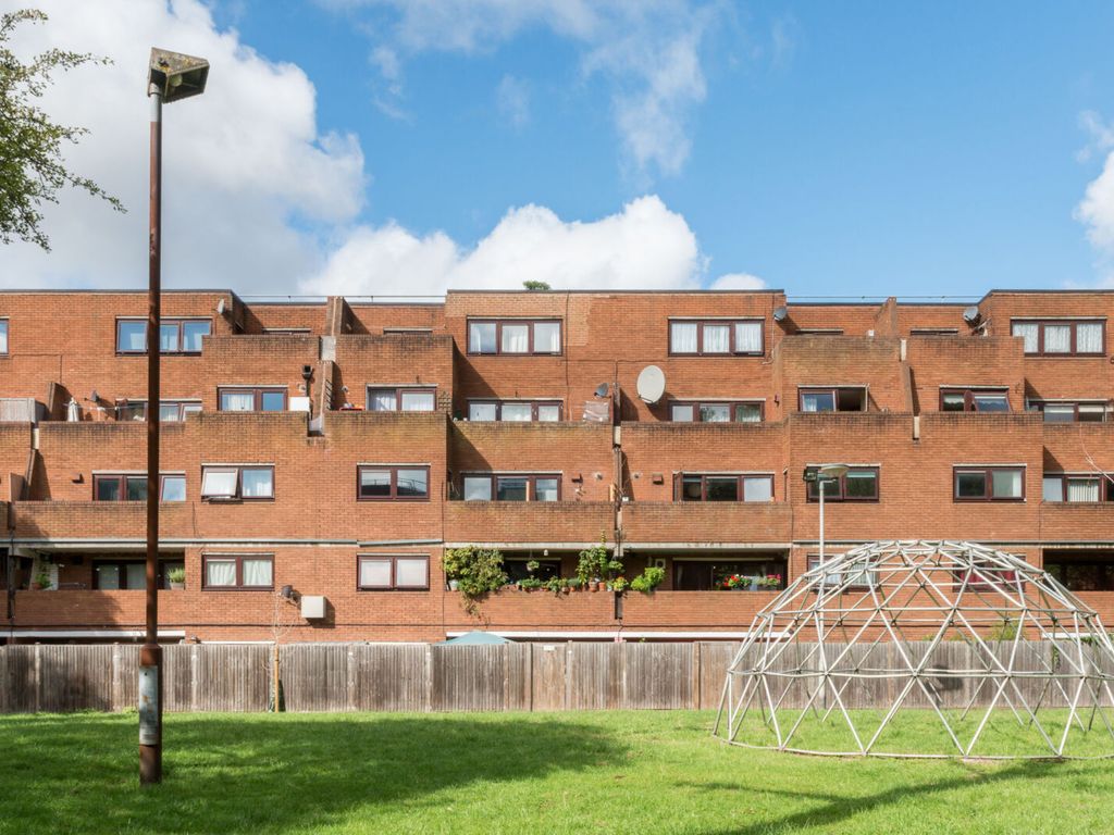 1 bed flat for sale in Sturmer Way, London N7, £375,000