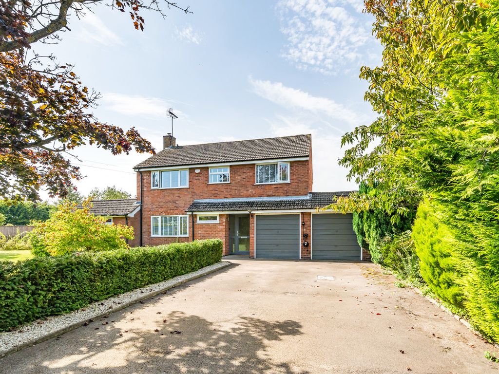4 bed detached house for sale in Boon Street, Eckington, Worcestershire WR10, £595,000