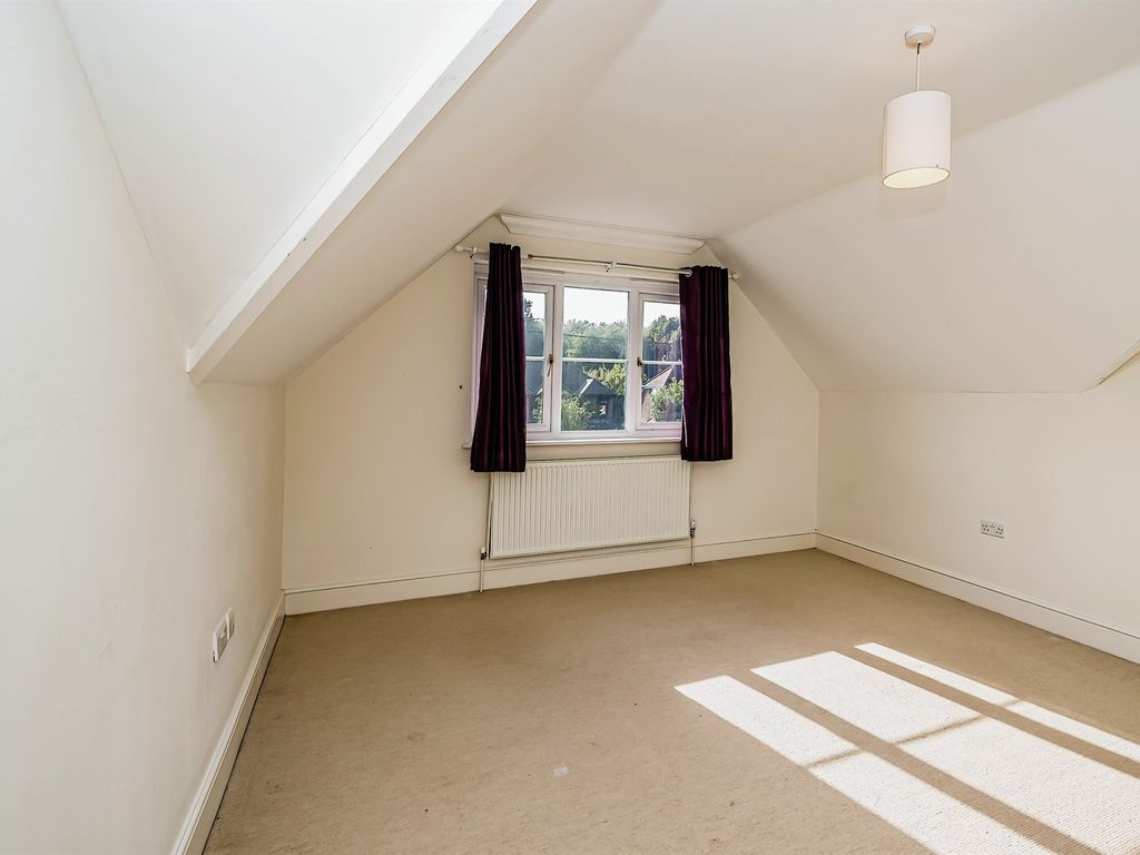 4 bed detached house for sale in Ridgeway Road, Chesham HP5, £680,000