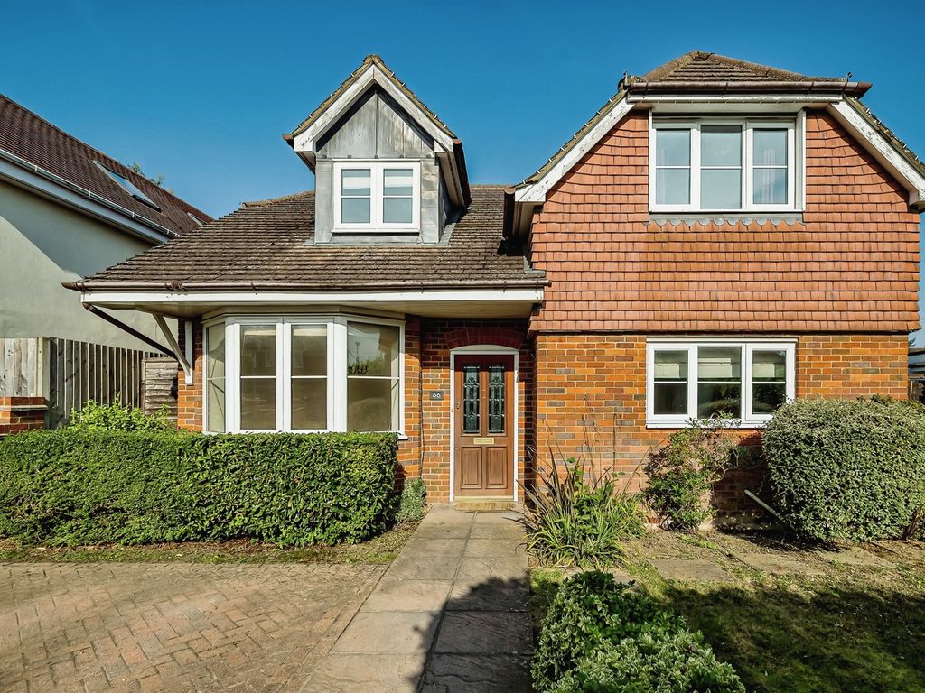 4 bed detached house for sale in Ridgeway Road, Chesham HP5, £680,000