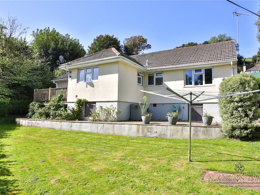 3 bed bungalow for sale in New Road, Cawsand, Torpoint, Cornwall PL10, £475,000