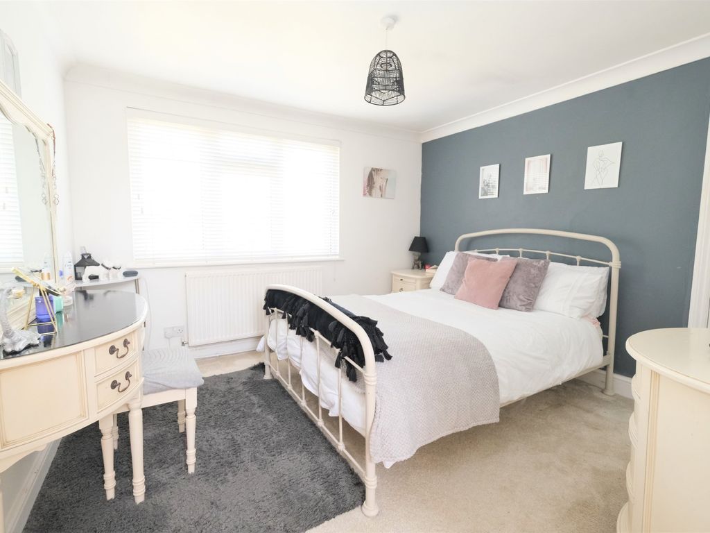 4 bed detached bungalow for sale in Renton Drive, Orpington BR5, £540,000