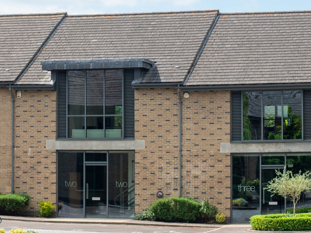 Office to let in Unit 2, The Courtyard, Eastern Road, Bracknell RG12, £45,765 pa
