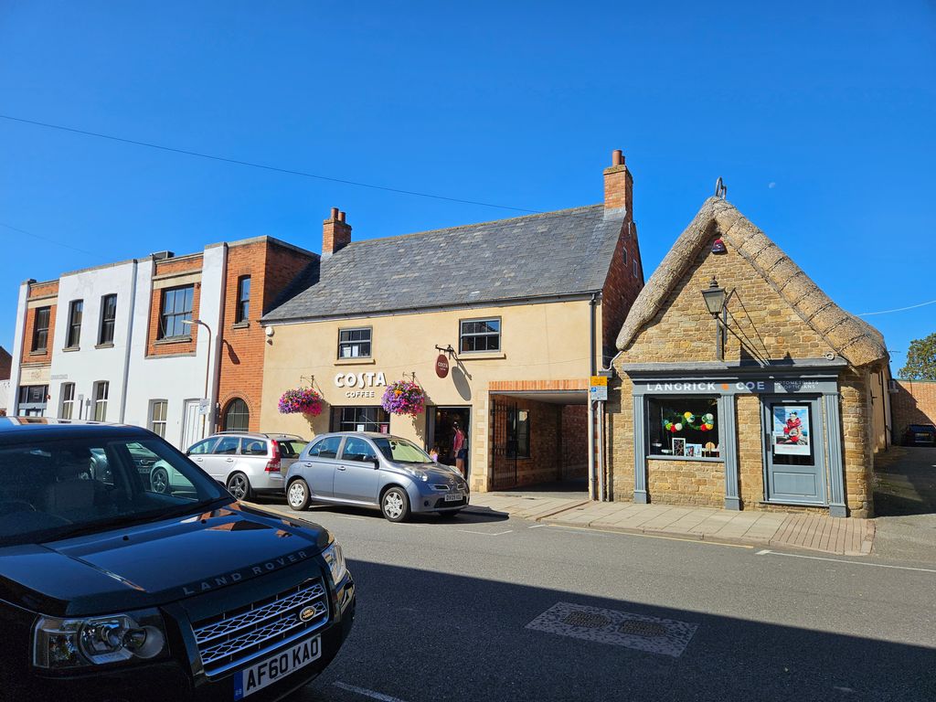 Retail premises to let in Church Street, Oakham LE15, £30,000 pa