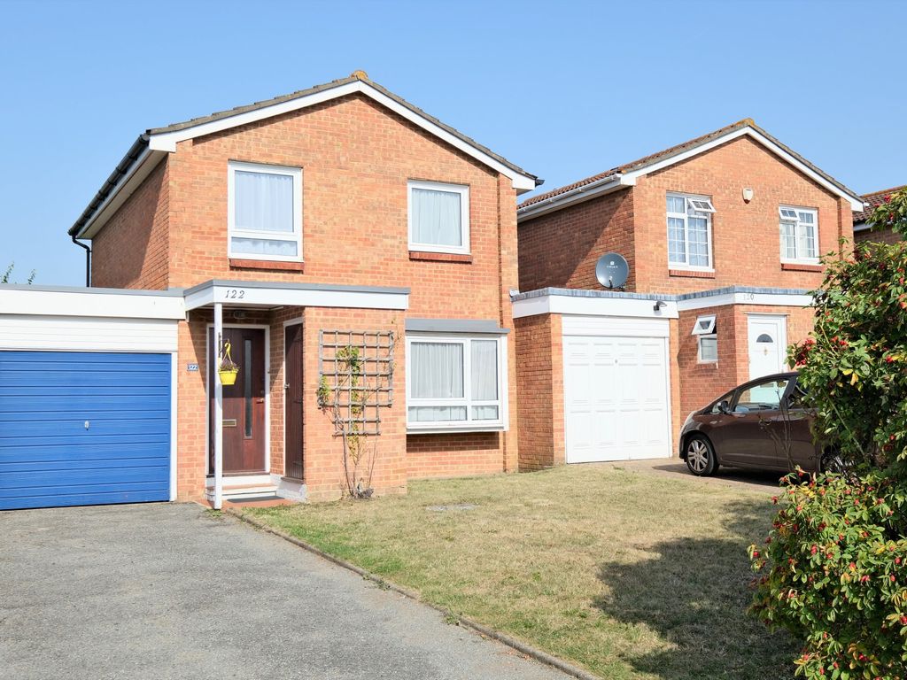 3 bed detached house for sale in Stapleton Road, Orpington BR6, £550,000