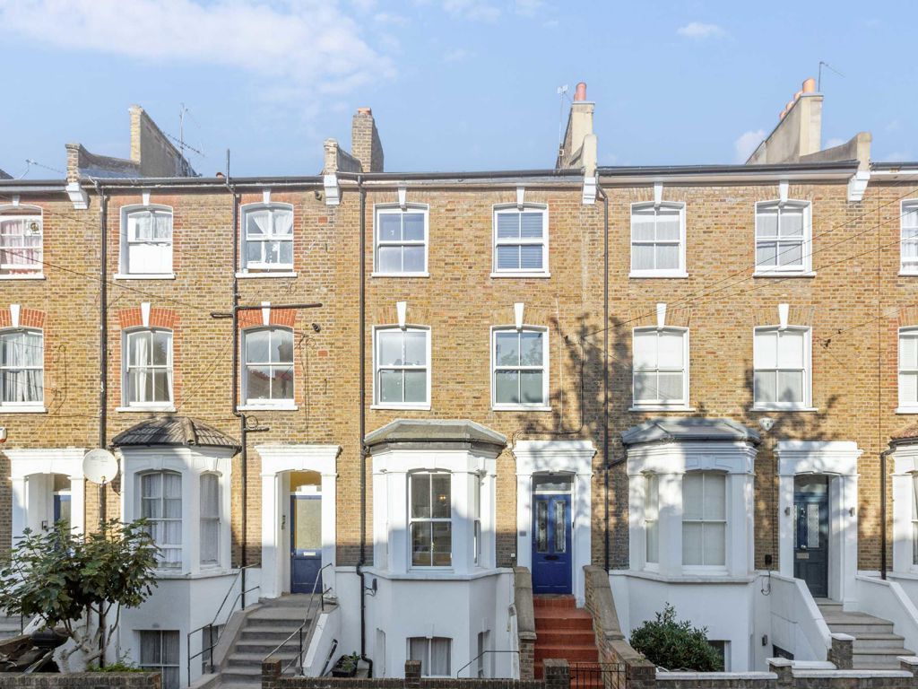 1 bed flat for sale in Cathnor Road, London W12, £475,000