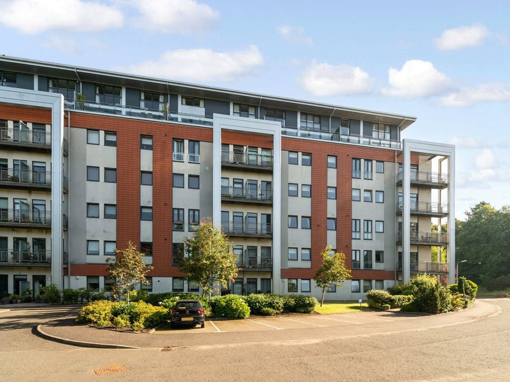3 bed flat for sale in Jackson Place, Bearsden, Glasgow, East Dunbartonshire G61, £240,000