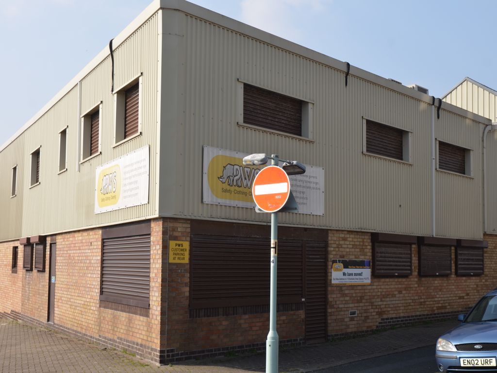 Retail premises to let in Holborn Street, Plymouth, Devon PL4, £15,350 pa