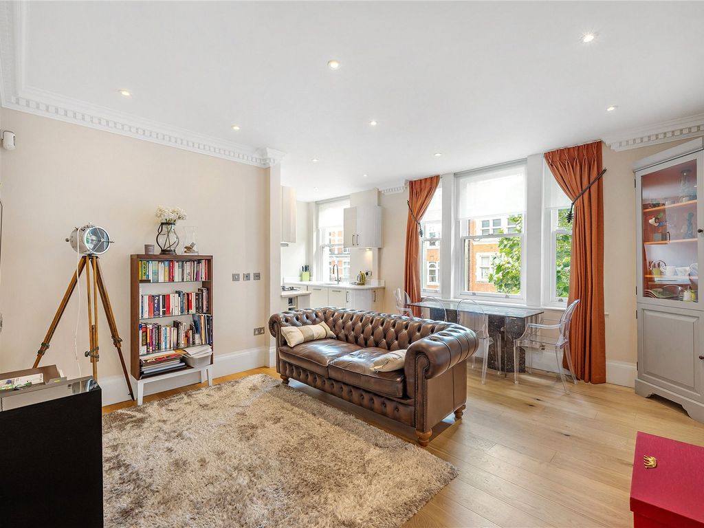 2 bed flat for sale in Earls Court Road, Earl's Court SW5, £1,050,000