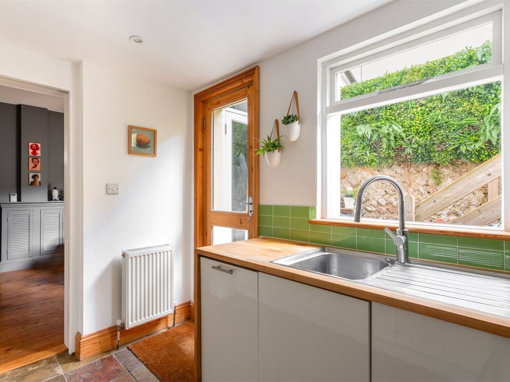 2 bed terraced house for sale in Elm Grove, Brighton BN2, £500,000