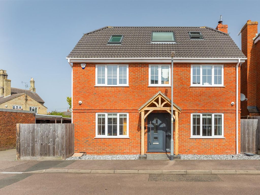 4 bed detached house for sale in Chapel Drive, Arlesey SG15, £525,000