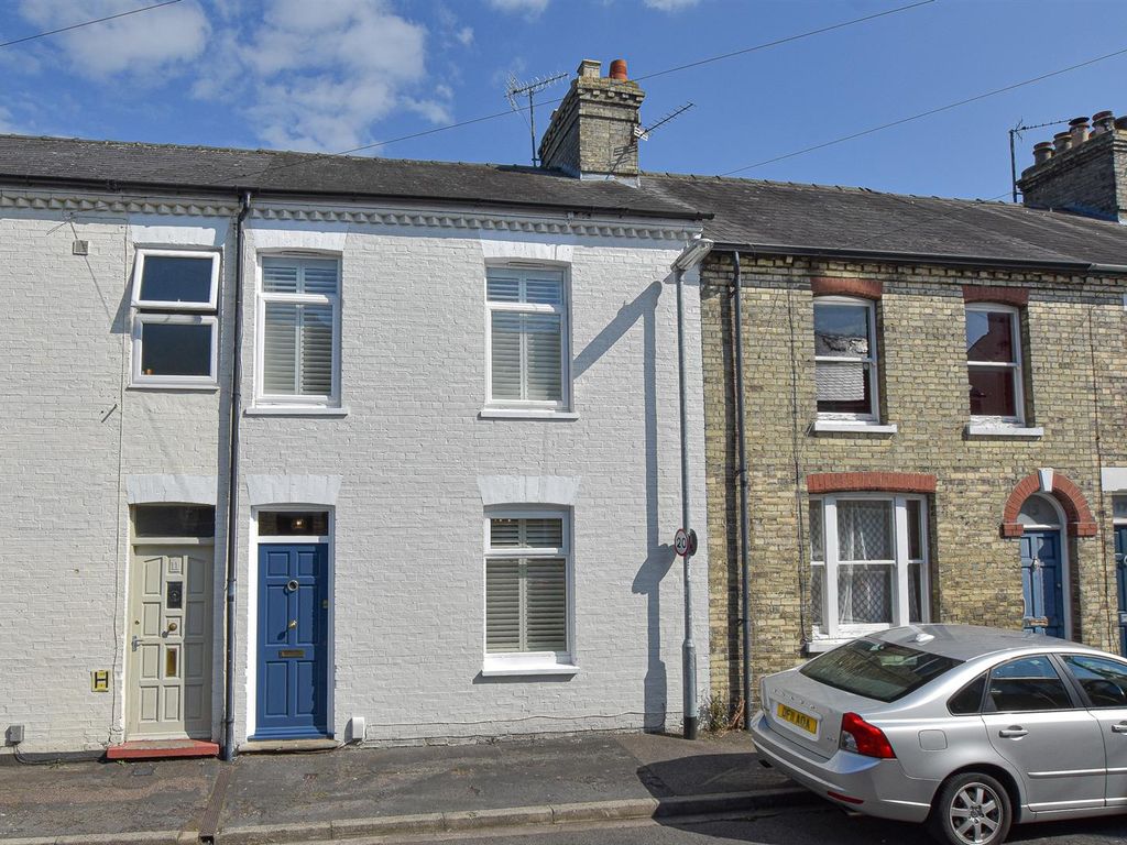 3 bed terraced house for sale in Madras Road, Cambridge CB1, £575,000