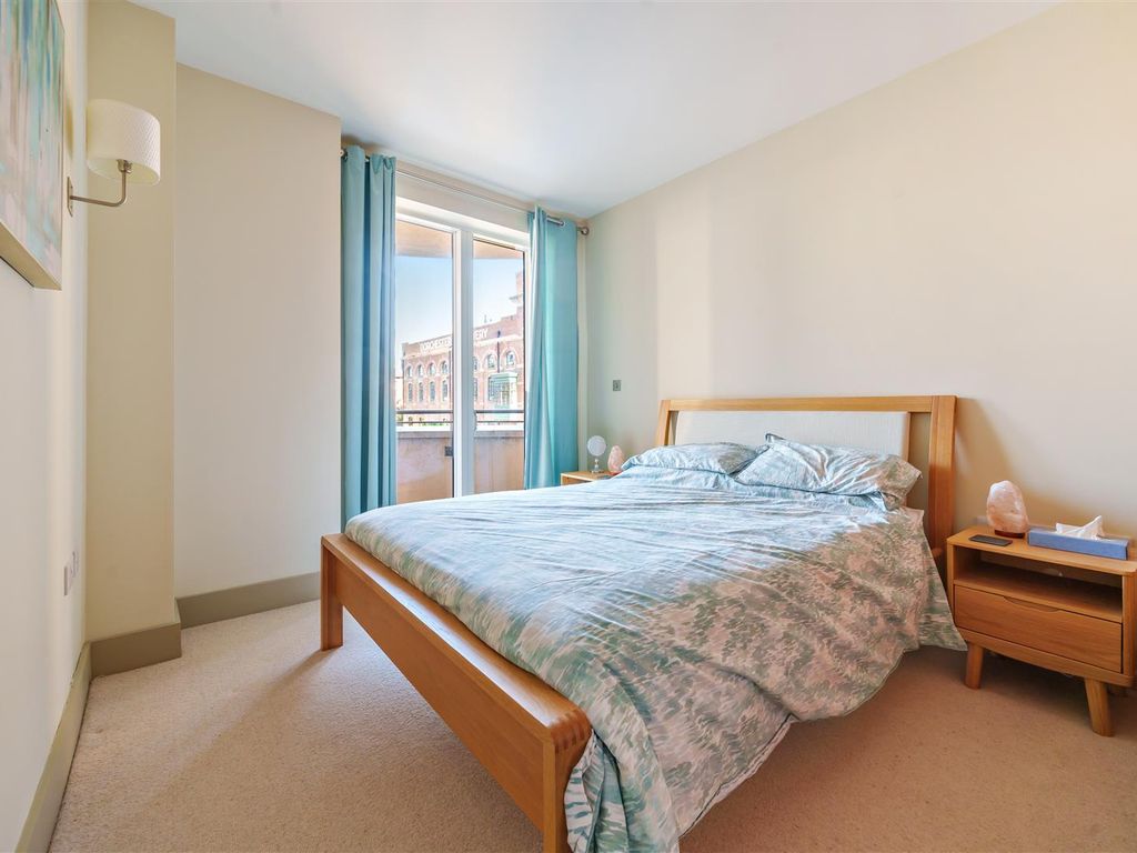2 bed flat for sale in Eldridge Street, Dorchester DT1, £400,000