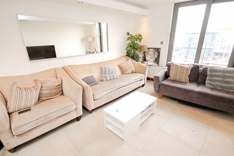 2 bed flat for sale in Station Road, Harrow HA1, £450,000