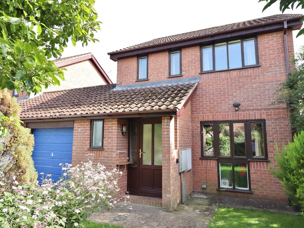 3 bed detached house for sale in Gales Ground, Marlborough SN8, £380,000