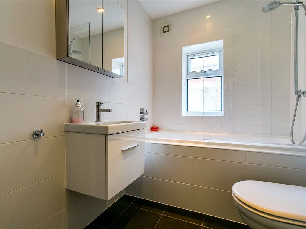 4 bed property for sale in Mablethorpe Road, Fulham SW6, £1,200,000