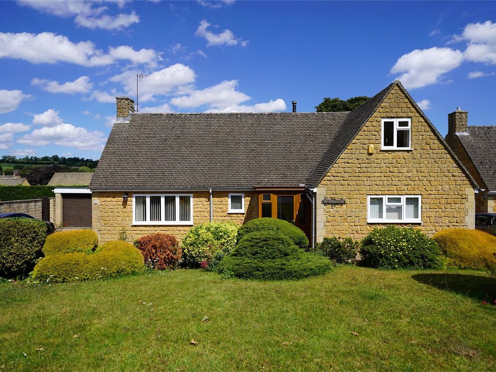 3 bed detached house for sale in Haysums Close, Chipping Campden, Chipping Campden, Gloucestershire GL55, £625,000
