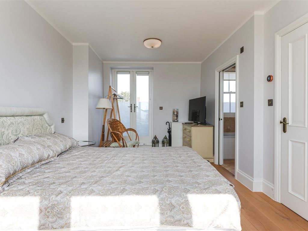 4 bed property for sale in Glenarm Road, London E5, £1,550,000