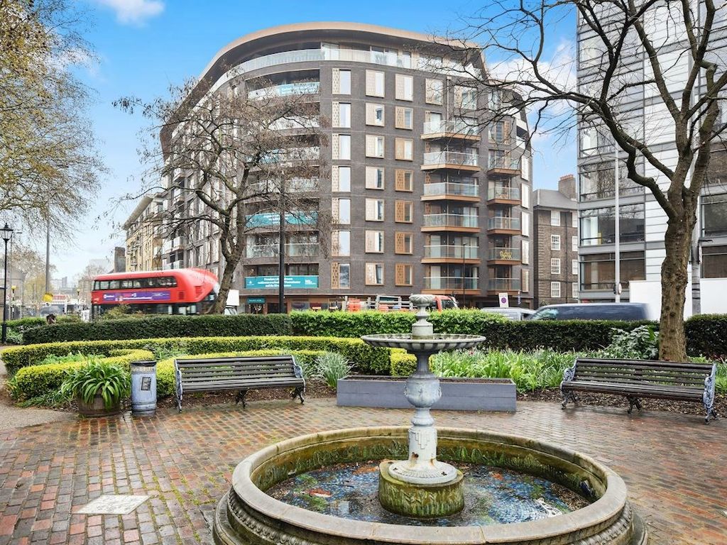 1 bed flat for sale in Palace View, 1 Lambeth High Street, London SE1, £800,000