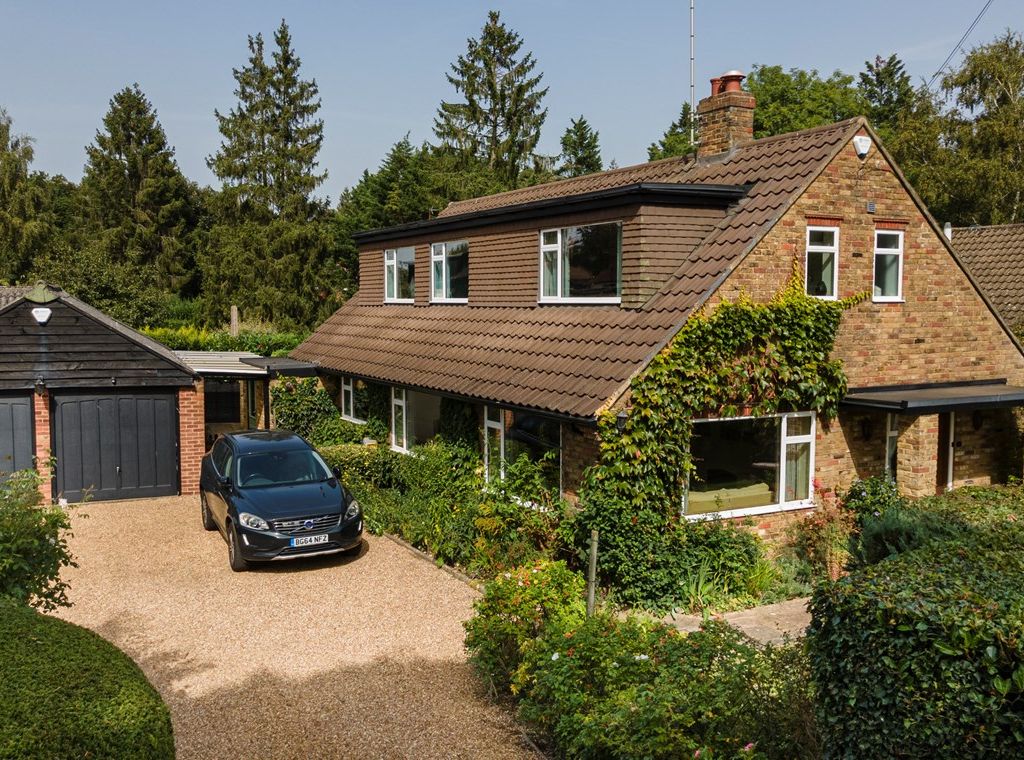 4 bed detached house for sale in Woodside Close, Chalfont St Peter, Gerrards Cross SL9, £1,100,000